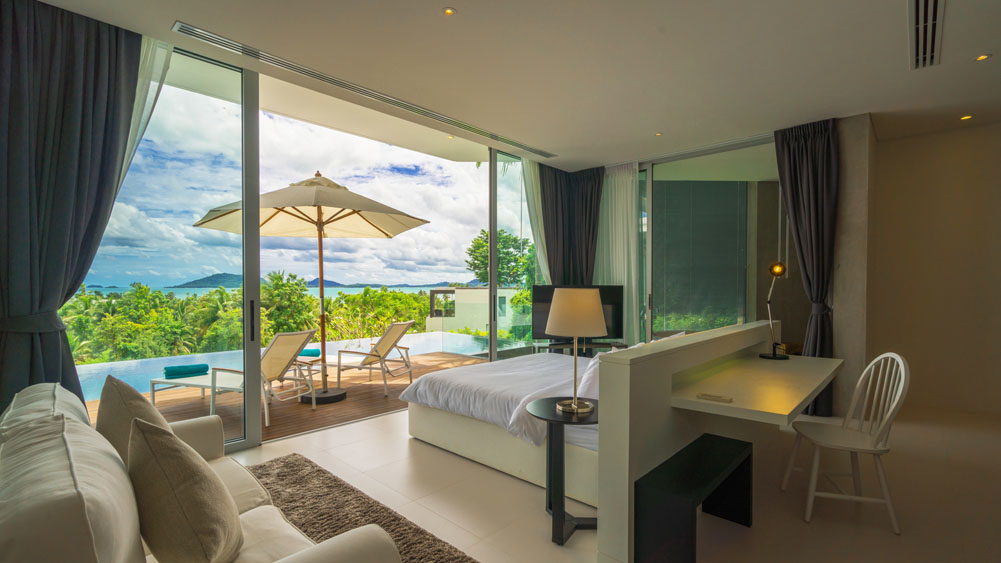 Villa Abiente - Restful master bedroom with majestic views